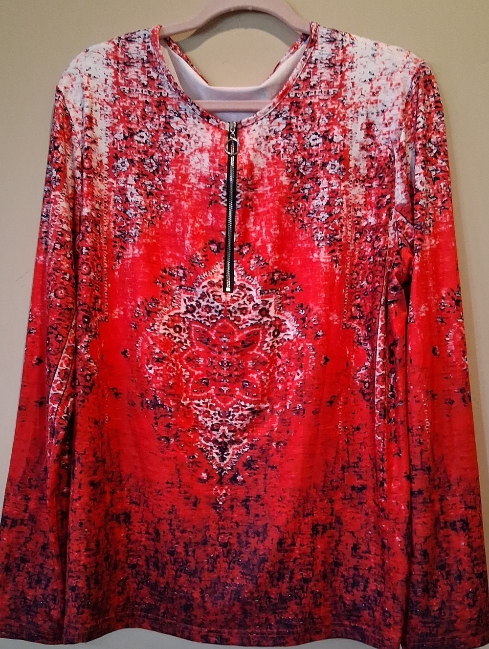 Women’s Red Patterned Long-Sleeve Zip-Front Top